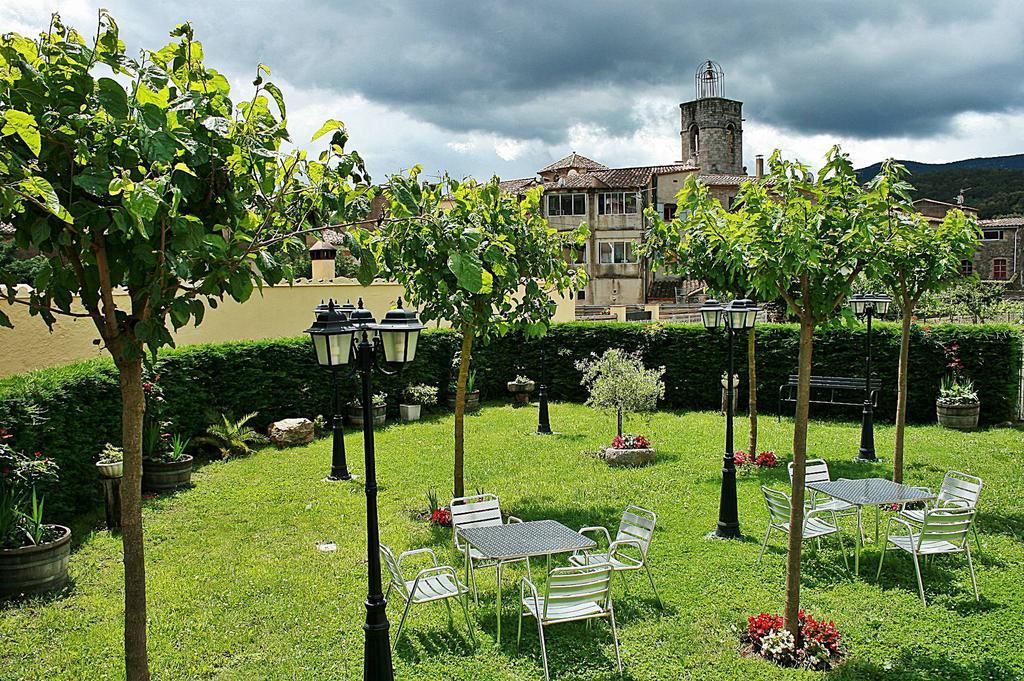 Hotel-Restaurante La Quadra Maçanet de Cabrenys Exterior foto