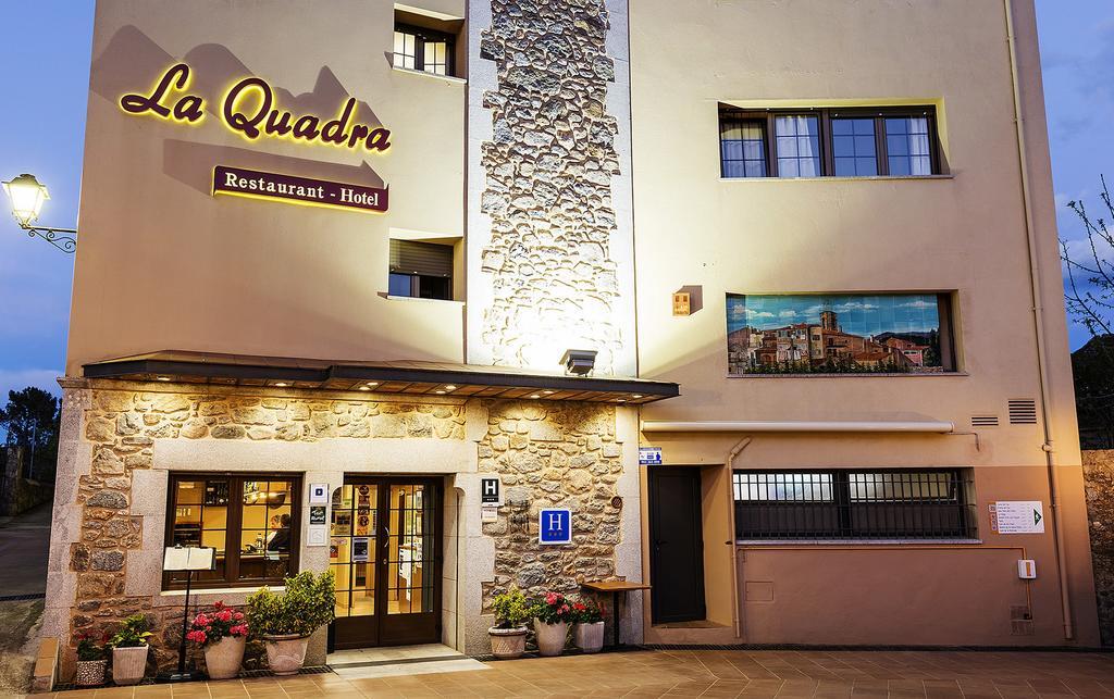 Hotel-Restaurante La Quadra Maçanet de Cabrenys Exterior foto